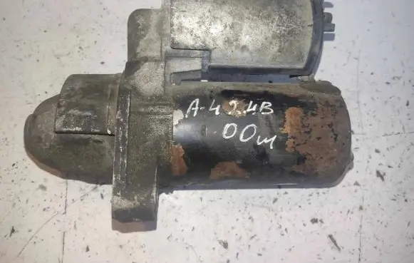 Audi A4 S4 B5 8D Starter motor 1005821966