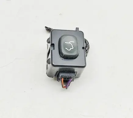 Jeep Grand Cherokee (WK) Tailgate/boot open switch button 04602751AA 4602751AA