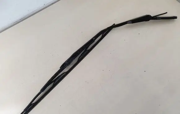 Iveco Daily 3rd gen Windshield/front glass wiper blade 80005697 80005697B