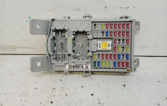 Hyundai i20 (GB IB) Fuse box cover 91950-C8620