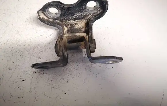 Toyota RAV 4 (XA30) Rear door lower hinge