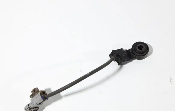 Toyota Corolla E120 E130 Detonation knock sensor 8961502020 1710001110
