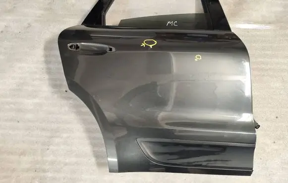 Porsche Macan (95B) Rear door