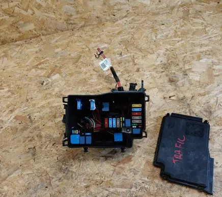 Renault Trafic III (X82) Fuse box set 243121532R 2994000 93452998