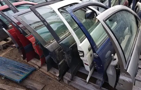 Mitsubishi Galant Front door