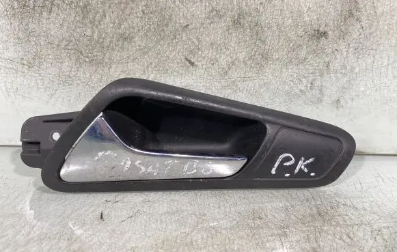 Volkswagen PASSAT B6 Front door interior handle 3c2837113