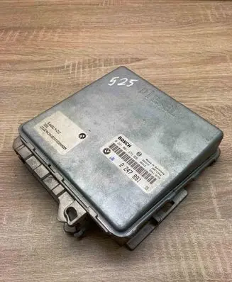 BMW 5 E39 Engine control unit/module ECU 2247891 0281001373