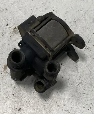 BMW 5 E34 Coolant heater control valve 1147412042