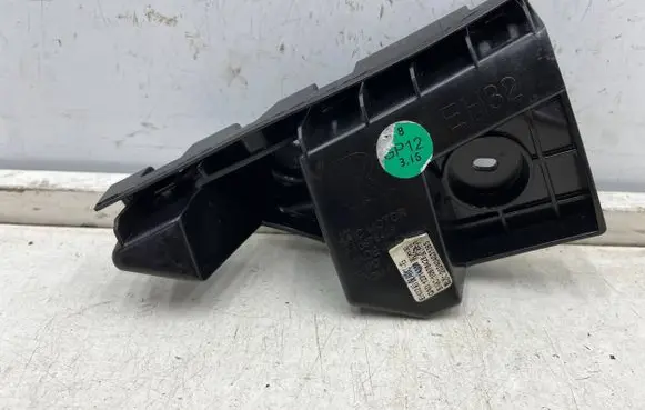 MG MG4 ev Rear bumper mounting bracket p10978428