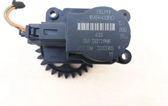Chevrolet Cruze Air flap motor/actuator 13372986