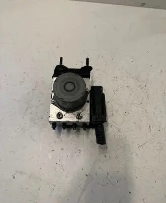 Toyota Yaris XP210 ABS Pump 0265957020 0900285