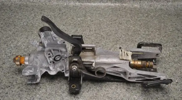 BMW 5 E39 Steering wheel axle 1095823 260401 U6751666