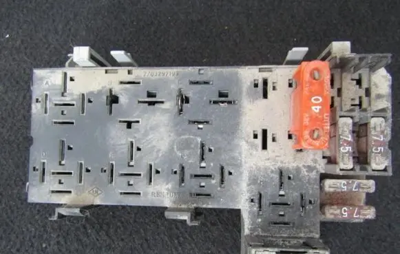 Renault Megane I Fuse box set 7703297193