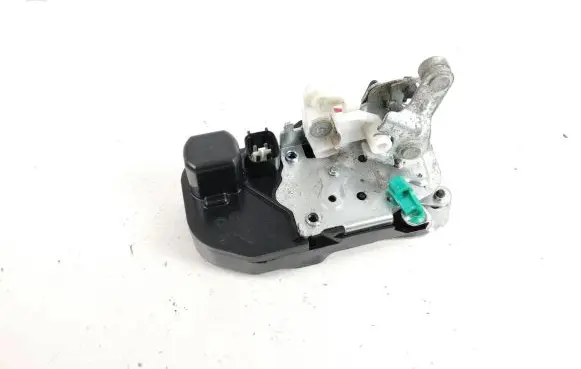 Jeep Cherokee III KJ Rear door lock
