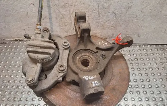 Front wheel hub spindle knuckle