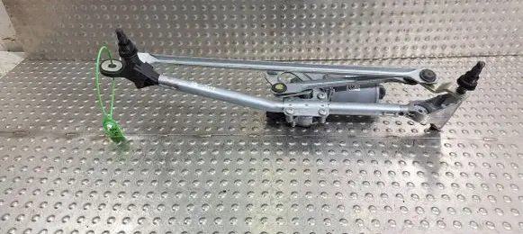 BMW X1 E84 Front wiper linkage and motor 2992465