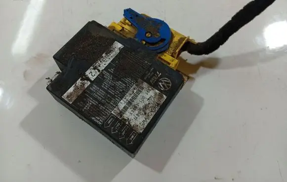 Volkswagen Polo IV 9N3 Airbag control unit/module 6Q0909601F