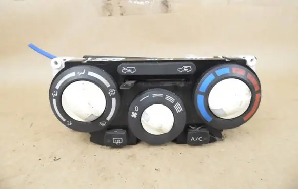 Nissan Micra Climate control unit