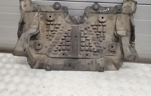 Mercedes-Benz SL R231 Engine splash shield/under tray A2315200323