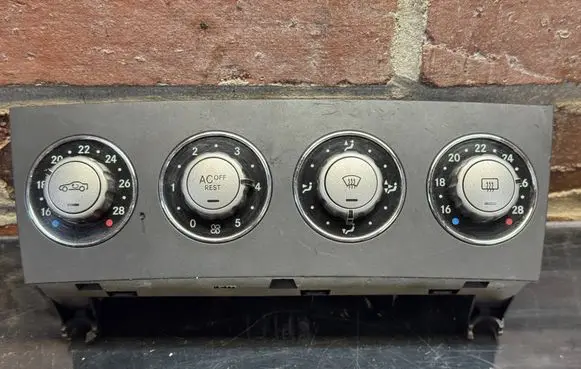 Mercedes-Benz SLK AMG R171 Climate control unit A1718300485 0412132AD 0412132A0147