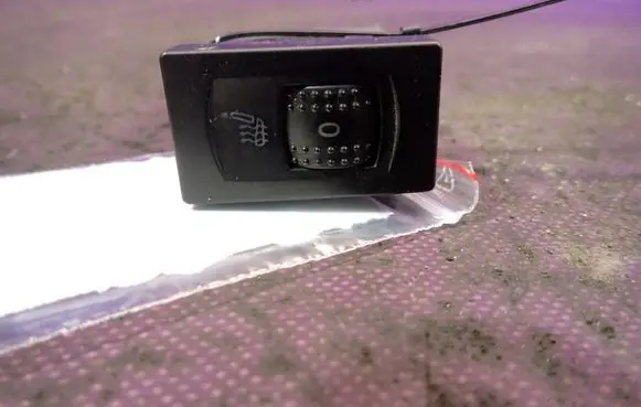 Volkswagen PASSAT B5 Seat heating switch 