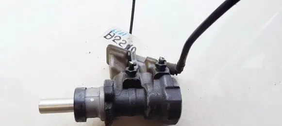 Ford Focus Master brake cylinder L519888