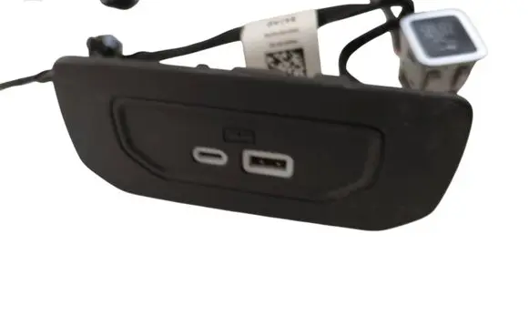 Jeep Grand Cherokee WL USB control unit 68422663AC 68504683AA 570237AA