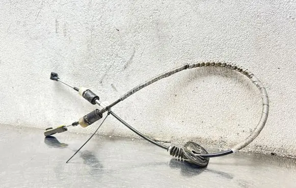 Volvo V40 Gear shift cable linkage 31256681