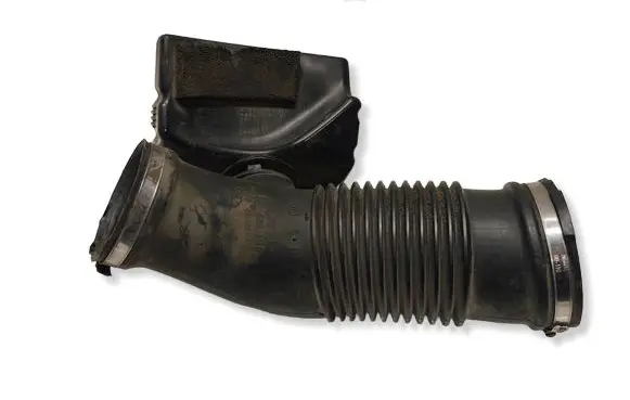 Audi A6 S6 C6 4F Air intake duct part 06E129629E