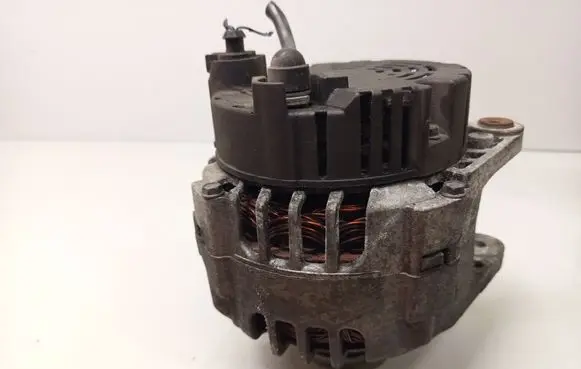 Volkswagen PASSAT B5.5 Generator/alternator 028903031AX