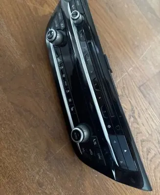 BMW 5 G30 G31 Climate control unit 6834435