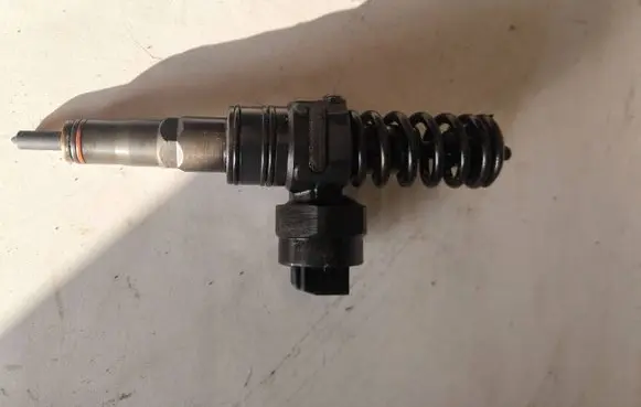 Skoda Fabia Mk1 (6Y) Fuel injector