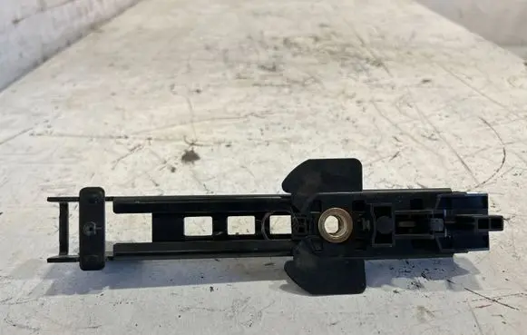 Volkswagen Touareg I Other exterior part 7L0857819F