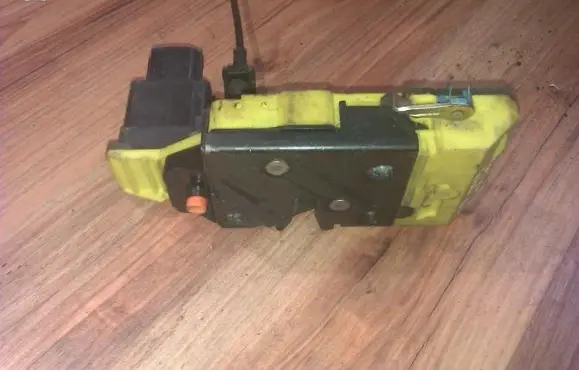 Volvo S60 Rear door lock