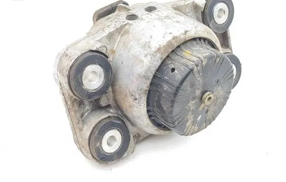 Land Rover Range Rover L405 Engine mount bracket