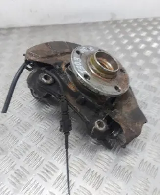 Volkswagen PASSAT B6 Front wheel hub
