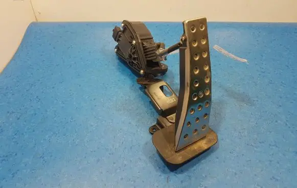 Honda Civic Accelerator throttle pedal JM08A