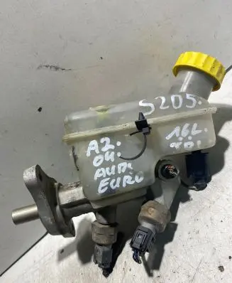 Brake fluid reservoir