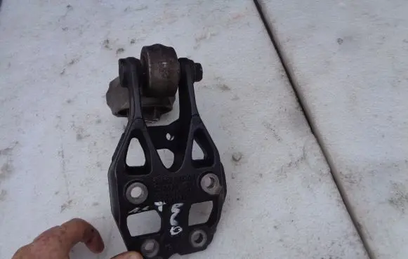 Mini Cooper Countryman R60 Engine mounting bracket 11128511299 11128615587