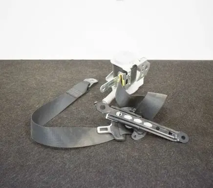 Toyota C-HR I Middle seatbelt (rear) N088601