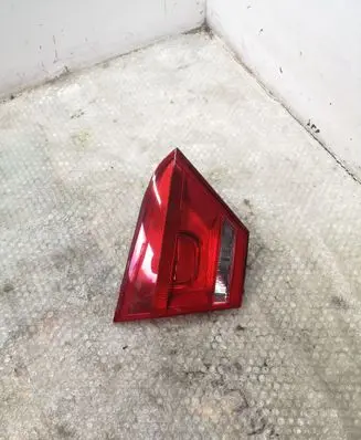 Volkswagen PASSAT B7 USA Tailgate rear/tail lights 561945093