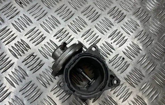 Audi A3 S3 A3 Sportback 8P EGR valve 038129637D