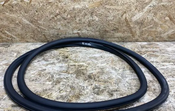 Bentley Flying Spur Front door rubber seal 3W5867366C