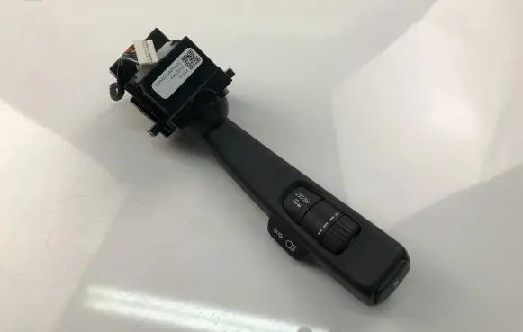Volvo XC70 Indicator stalk 31327904
