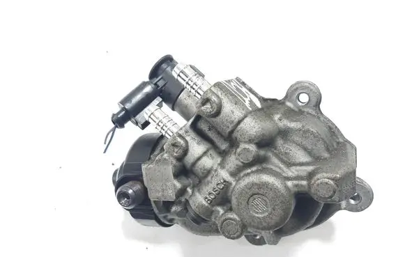 Seat Leon (5F) Fuel injection high pressure pump 04L130755D