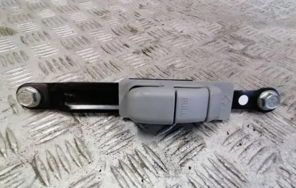 Suzuki Swift III Seat belt height adjuster 