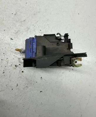 Audi A4 S4 B5 8D Rear door lock 8D0839015