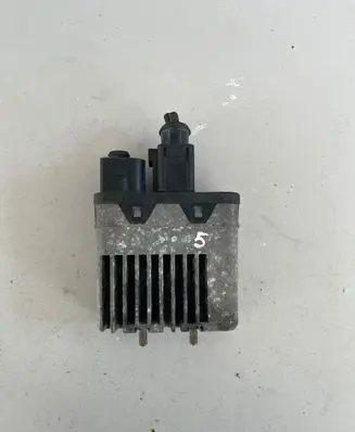 Volkswagen Transporter - Caravelle T5 Coolant fan relay 7H091050CA