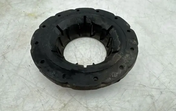 Mini One - Cooper F56 F55 Rear coil spring rubber mount 6875113