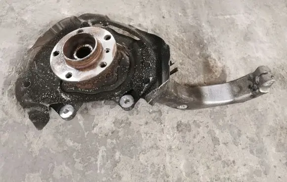 BMW X5 E70 Front wheel hub 6773784